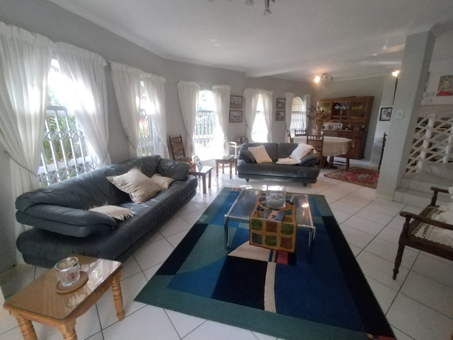 4 Bedroom Property for Sale in Wavecrest Eastern Cape